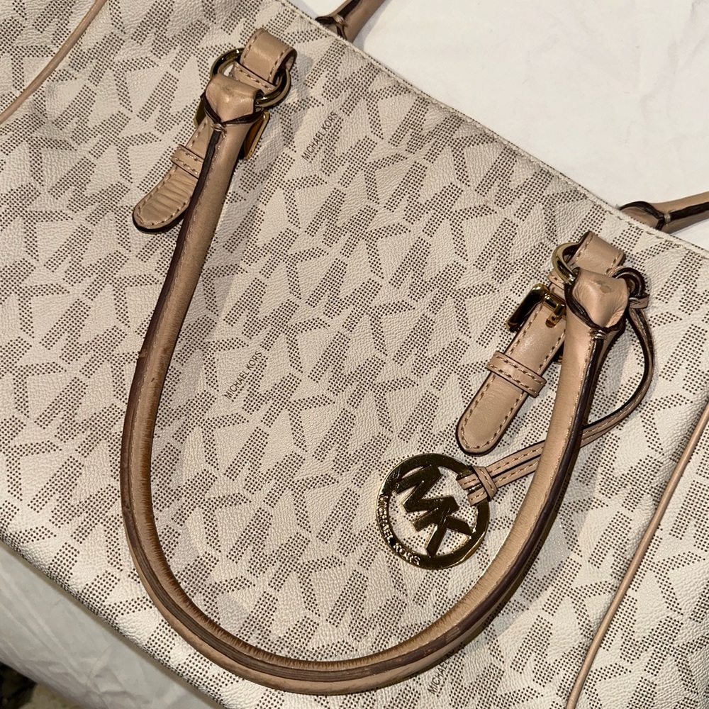 Michael Kors Monogram Vanilla - image 5